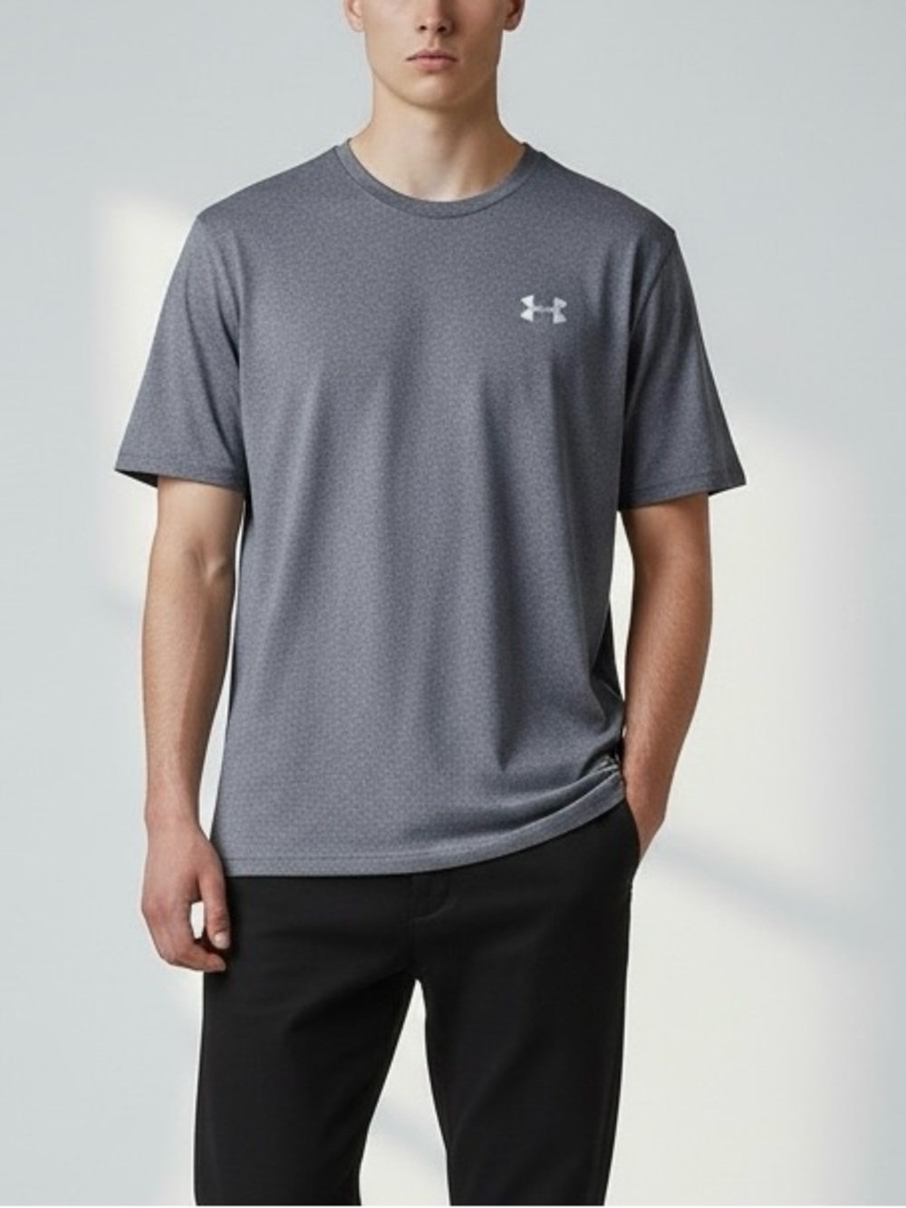 Under Armour HeatGear Loose Fit Gray Athletic T Shirt Size Medium